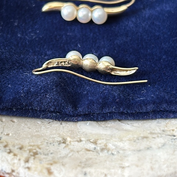 14Kt Gold Freshwater Pearls Ear Climber Crawler Earrings - Picture 5 of 8